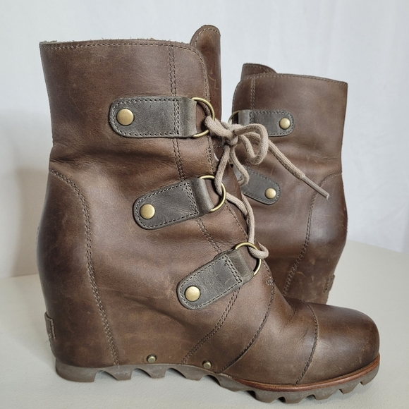 Sorel Brown Waterproof Distressed Leather Lace-Up City Wedge Boot - Size 8 - Picture 4 of 15